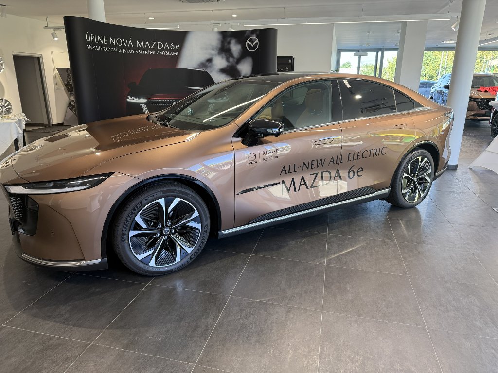 Mazda 6e